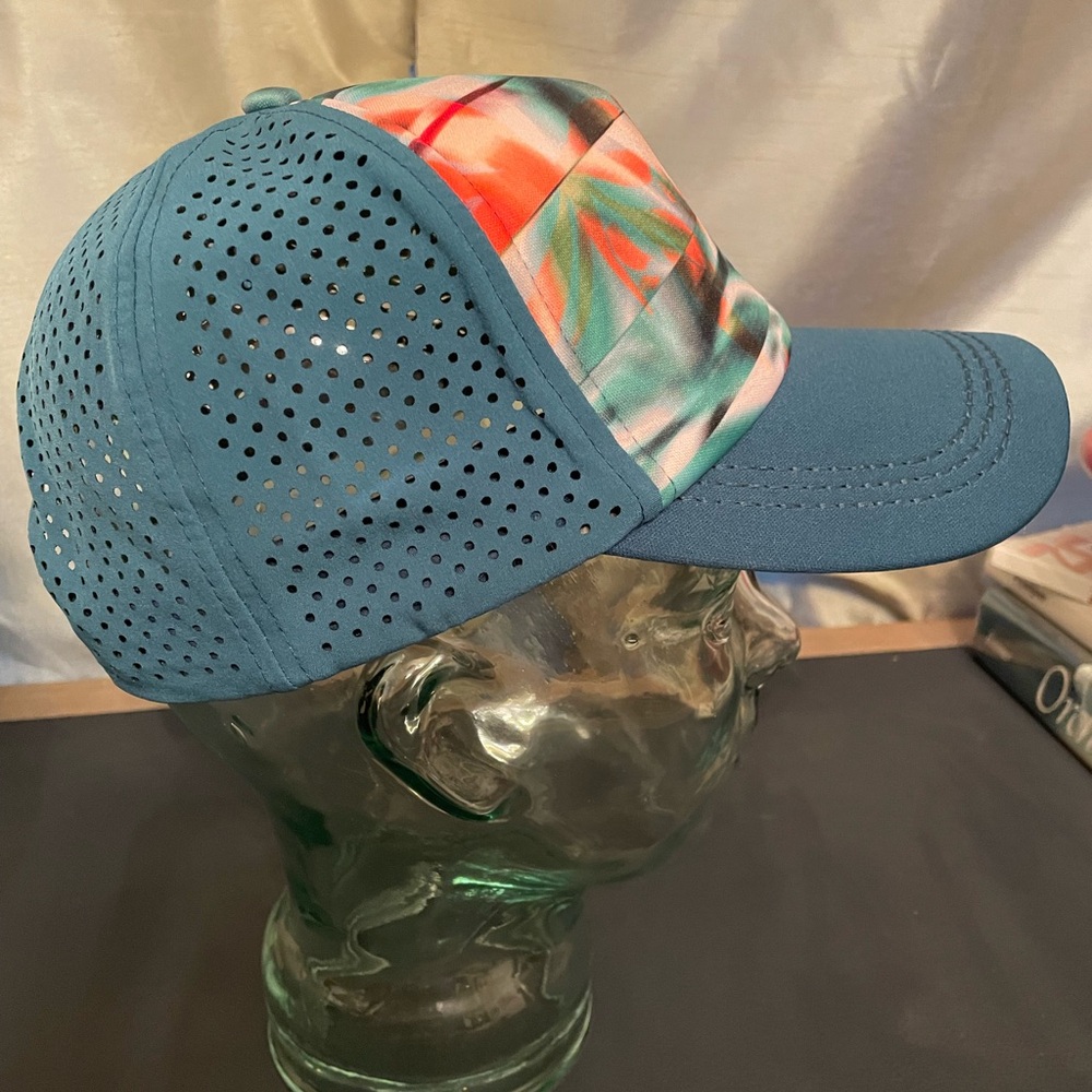 Women’s Roxy Snapback Hat - Picture 4 of 5